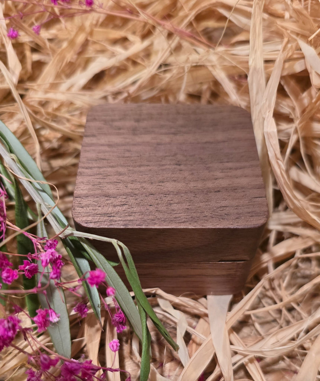 Ringbox aus Holz – mit Gravur