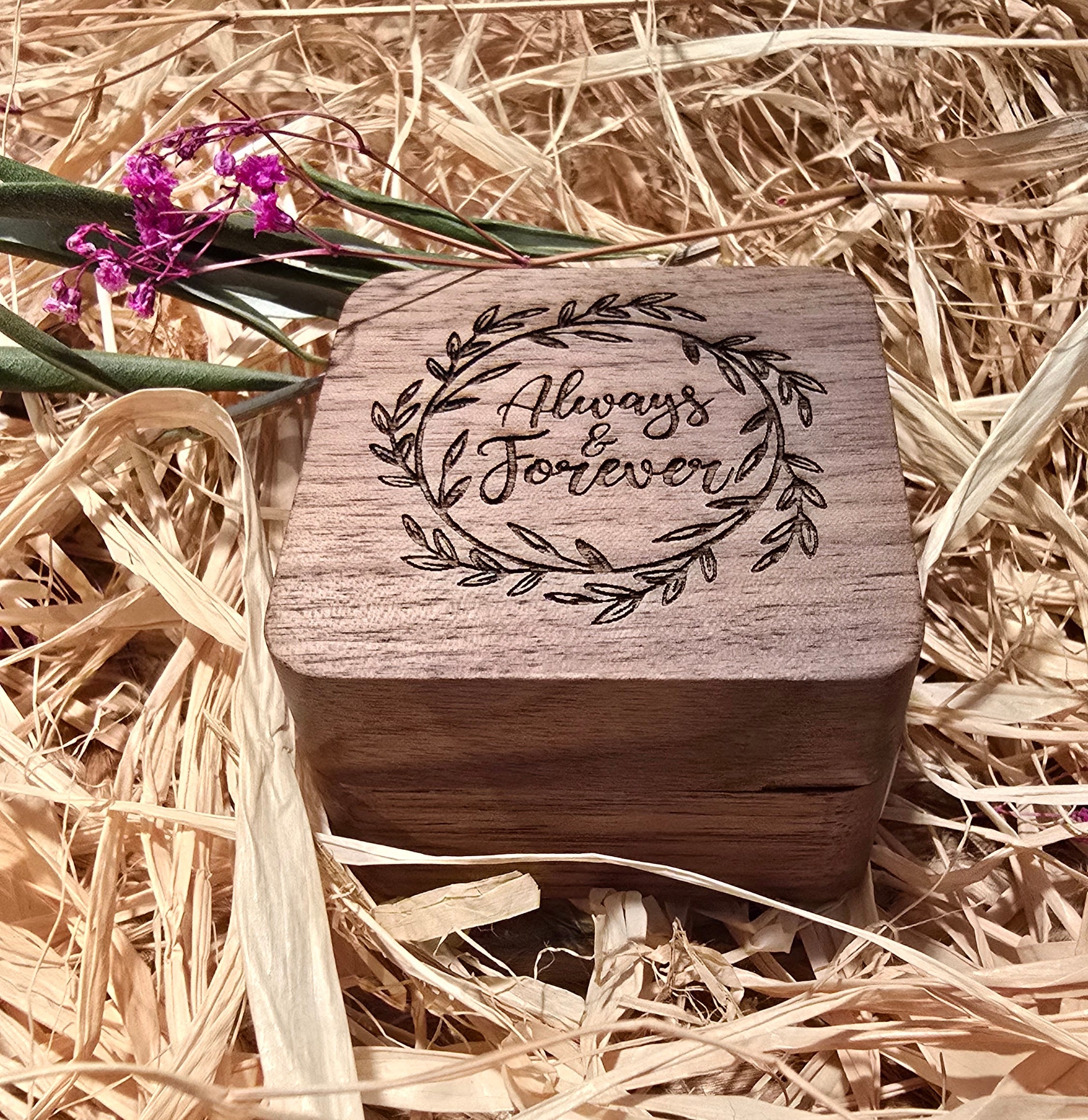Ringbox aus Holz – mit Gravur