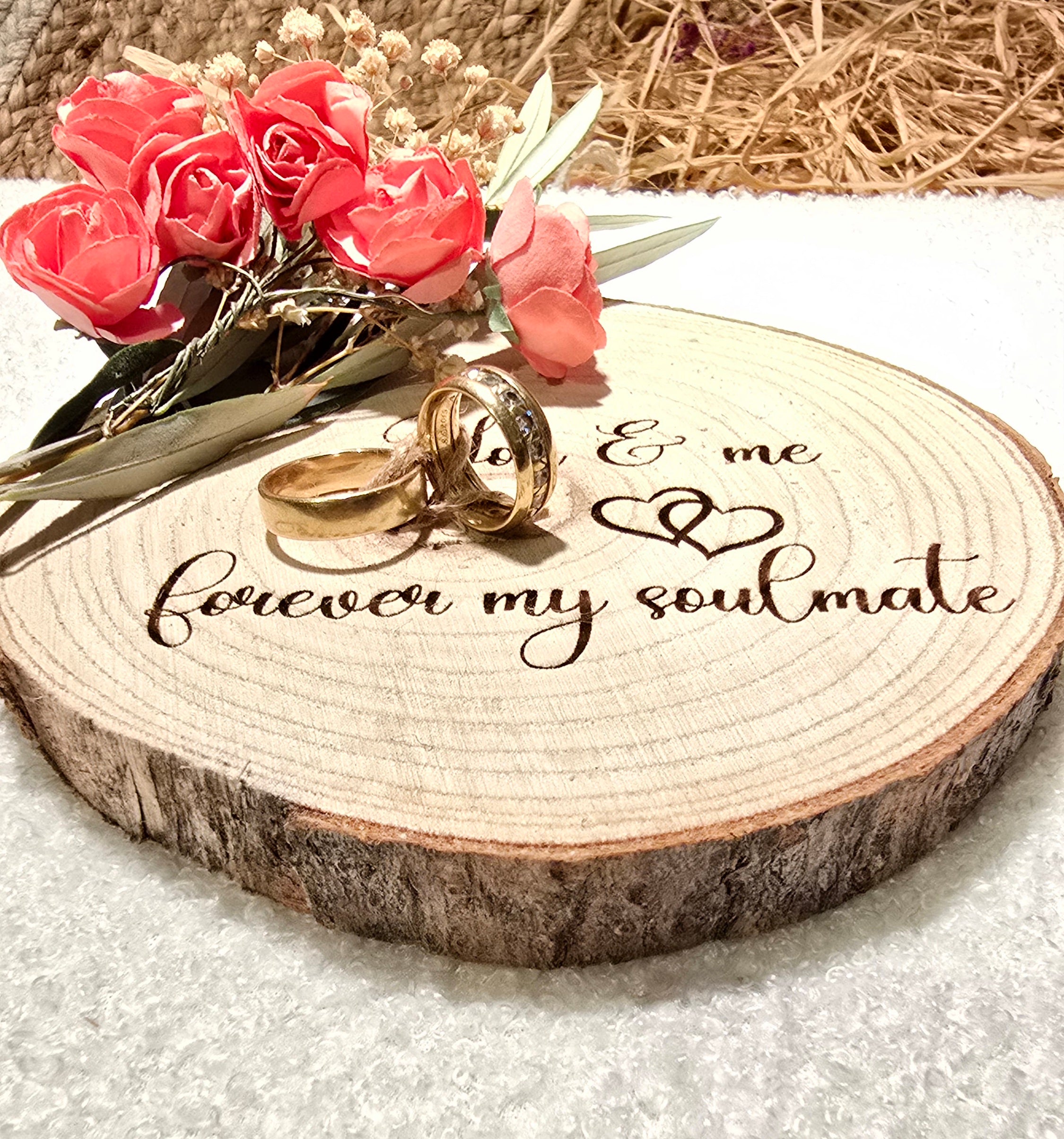 Ringhalter aus Holz – personalisiert mit Gravur
