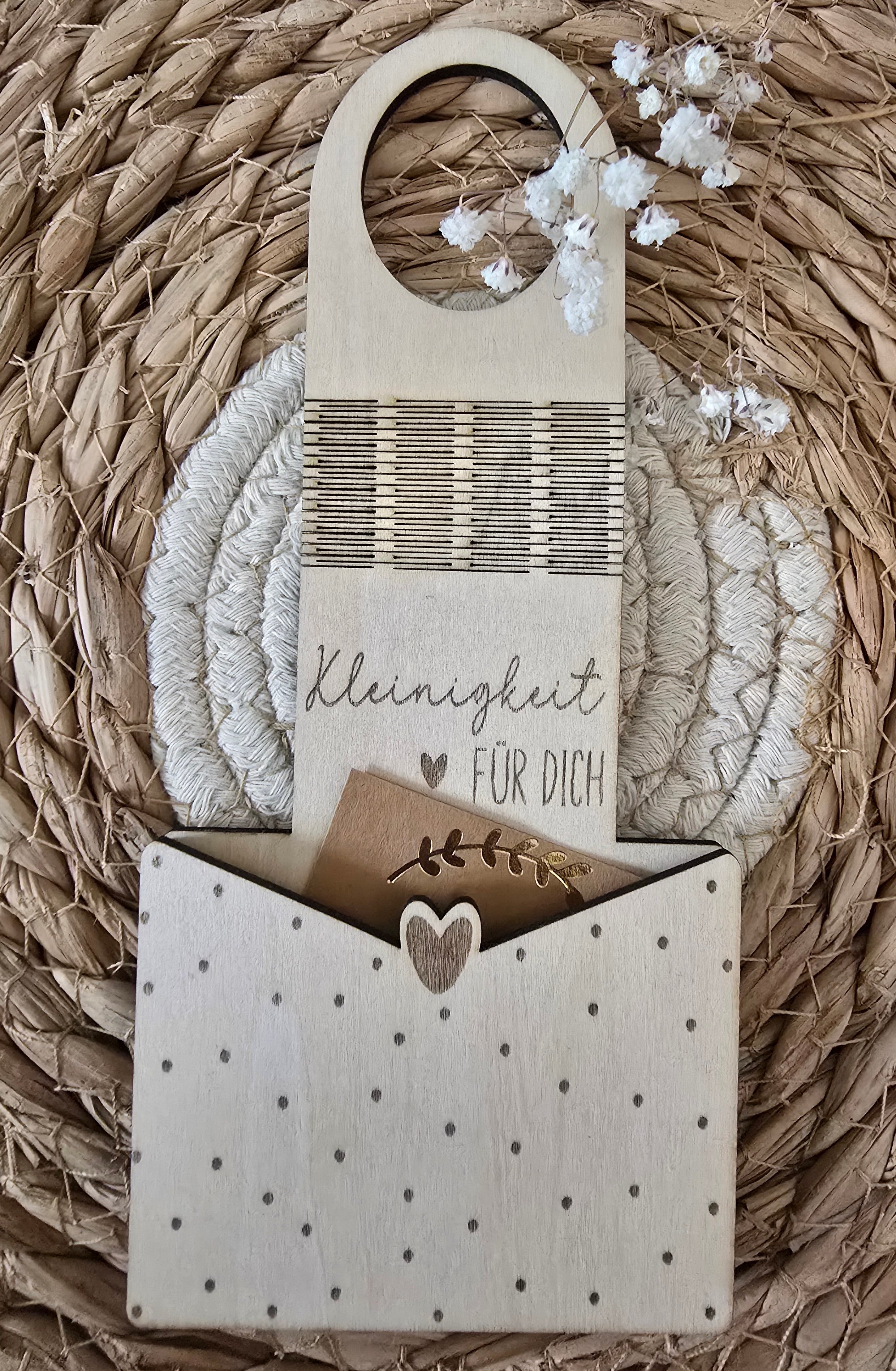 Flaschenanhänger aus Holz – „Kleinigkeit für dich“